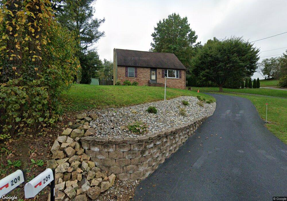 209 Water St, Boyertown, PA 19512 - photo 1