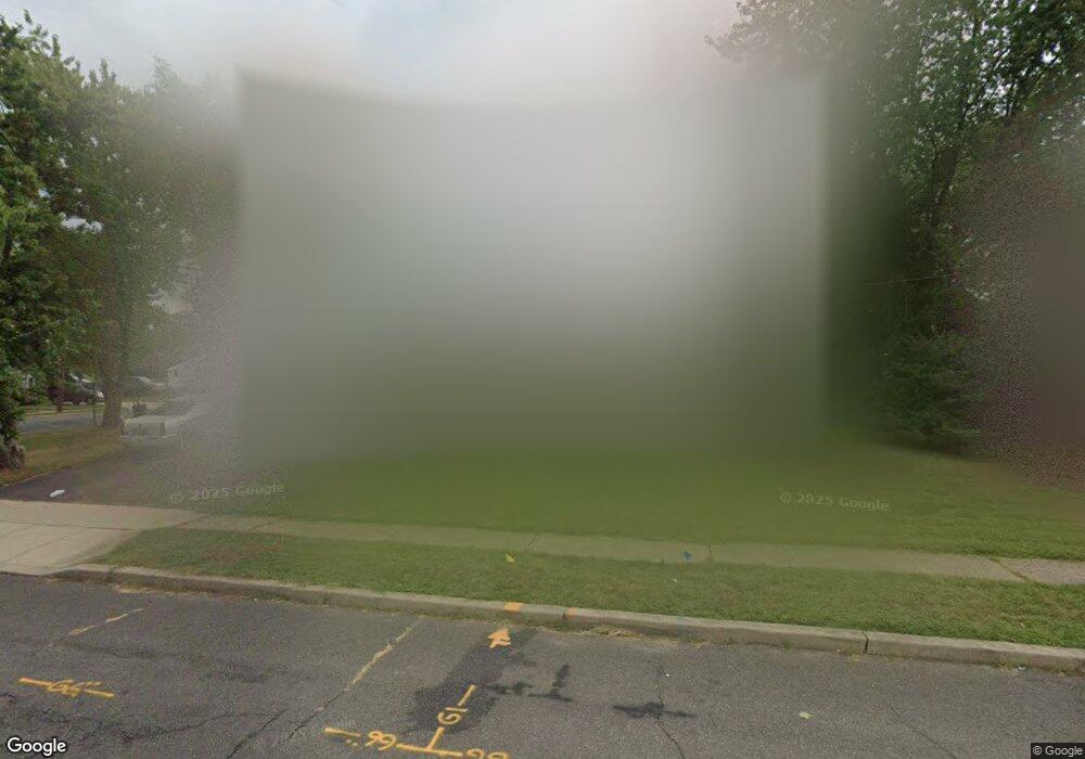 112 Woodmere St, Raritan, NJ 08869 - photo 1