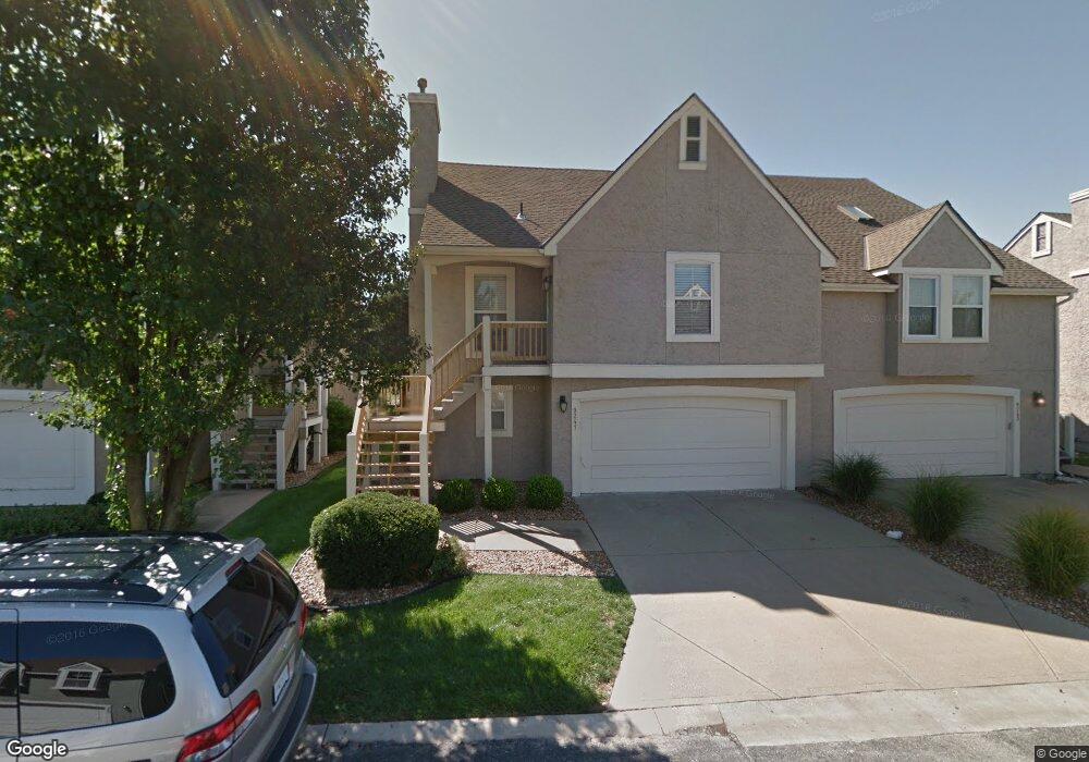 9241 Loiret Blvd, Lenexa, KS 66219 - photo 1