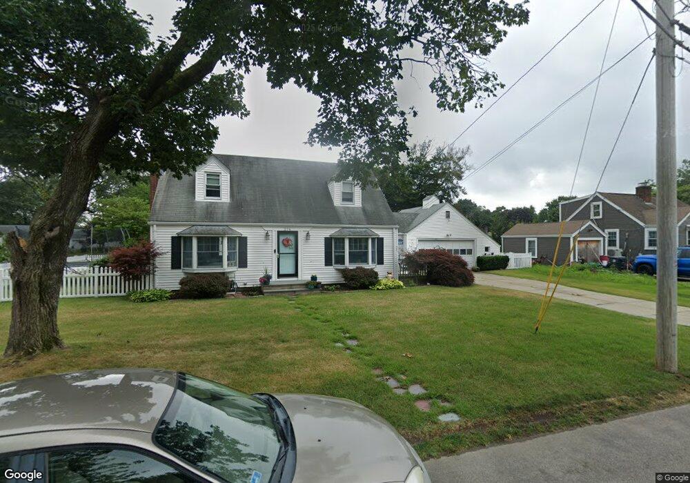 274 Greenwood Ave, Warwick, RI 02886 - photo 1