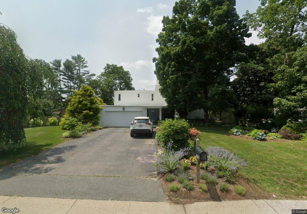 552 Elm St, South Dartmouth, MA 02748 - photo 1