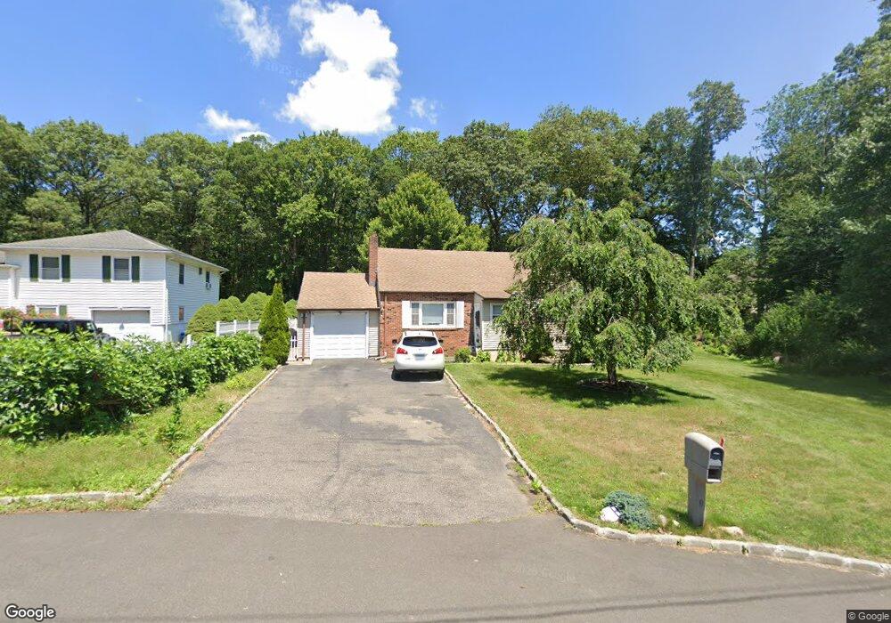 25 N Forest Cir, West Haven, CT 06516 - photo 1