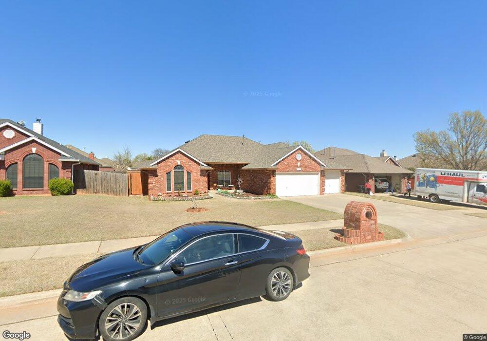 1805 SE 2nd St, Moore, OK 73160 - photo 1