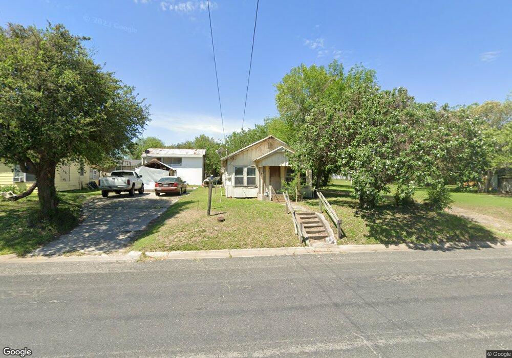 409 N Archer St, Beeville, TX 78102 - photo 1