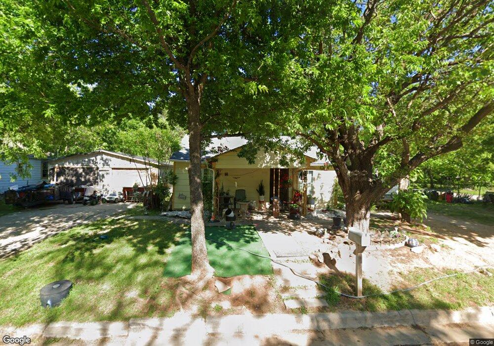 908 S Taylor St, Gainesville, TX 76240 - photo 1