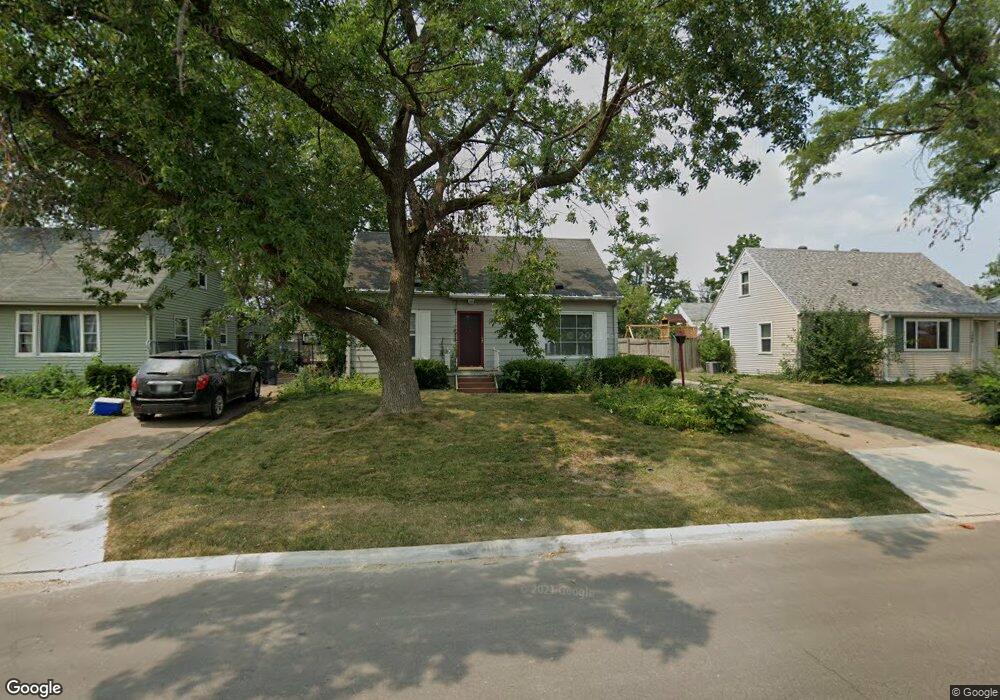 1920 Chandler St SW, Cedar Rapids, IA 52404 - photo 1