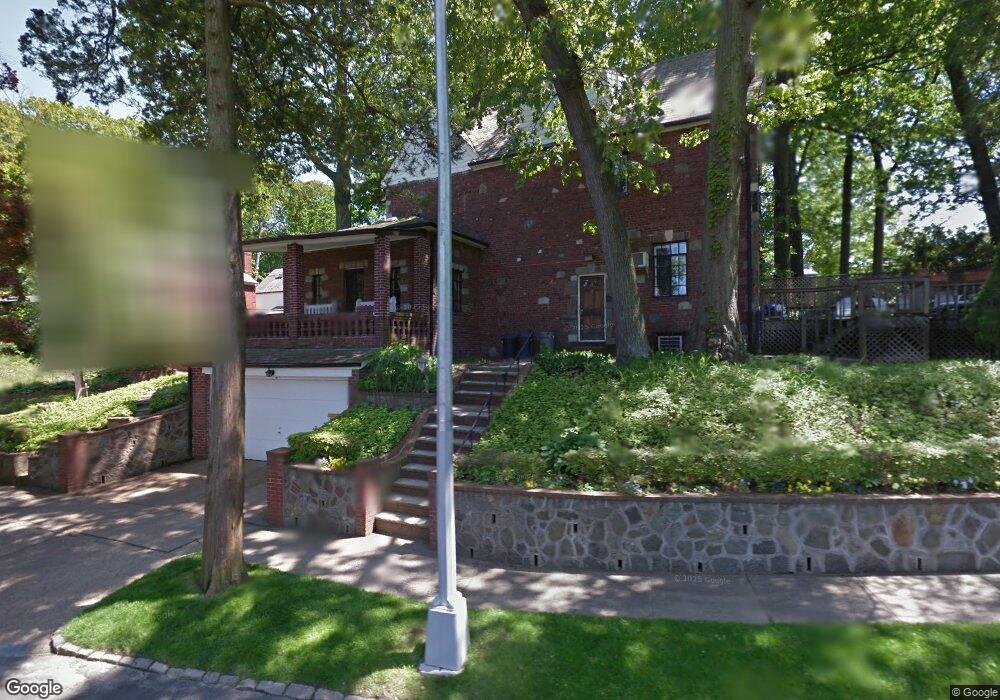 84-06 Chevy Chase St, Jamaica, NY 11432 - photo 1