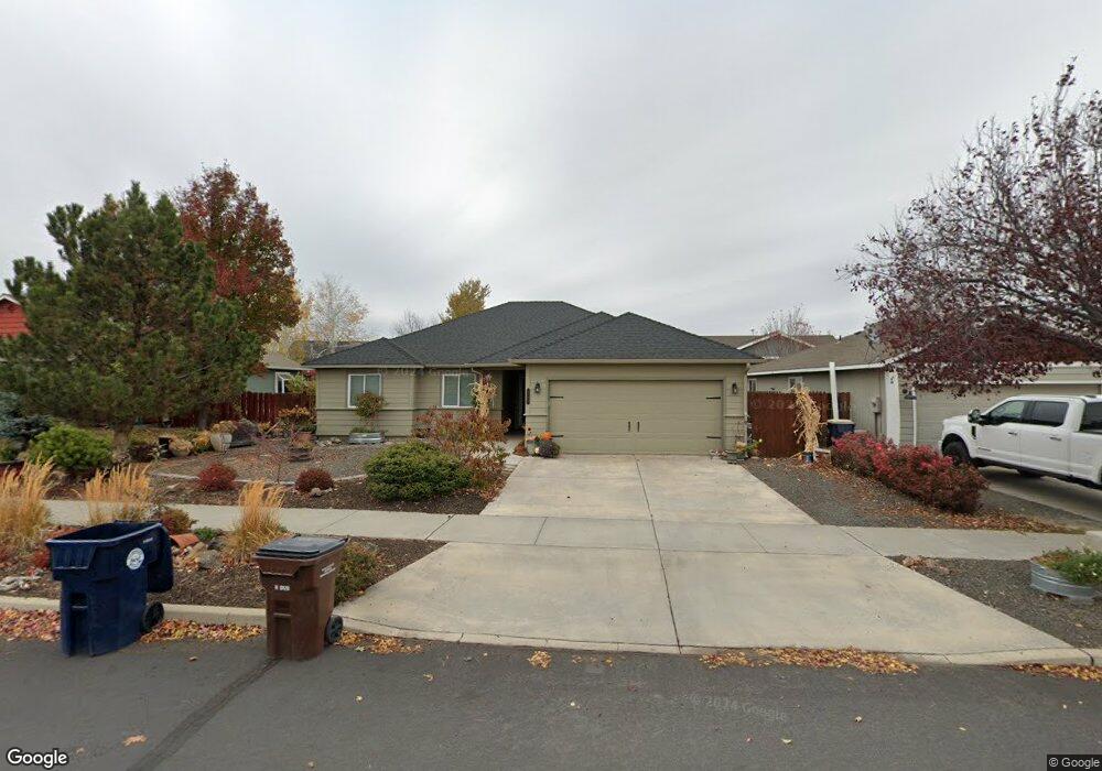 2325 NW Cedar Ave, Redmond, OR 97756 - photo 1
