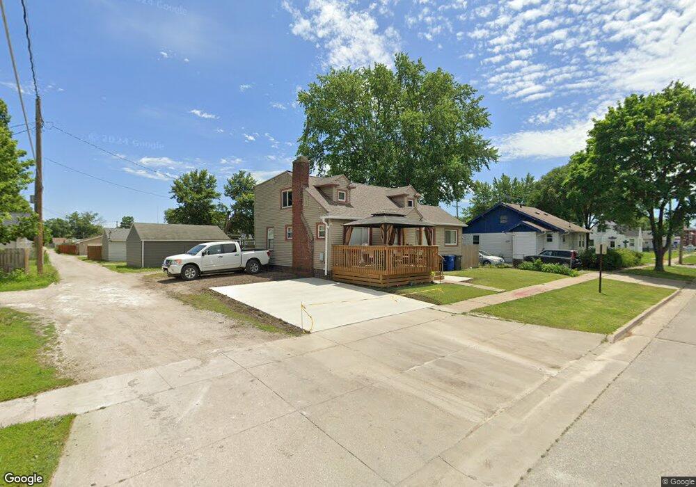 221 E 28th St, Des Moines, IA 50317 - photo 1