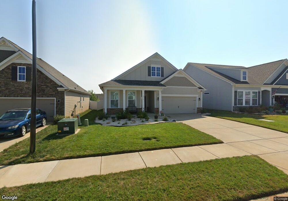 274 Robinwood Ln unit 262, Lake Wylie, SC 29710 - photo 1