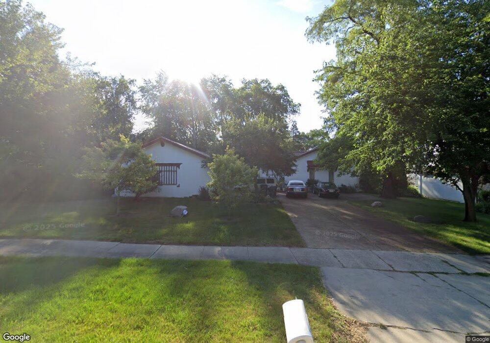 2305 N Sheridan Rd, Waukegan, IL 60087 - photo 1