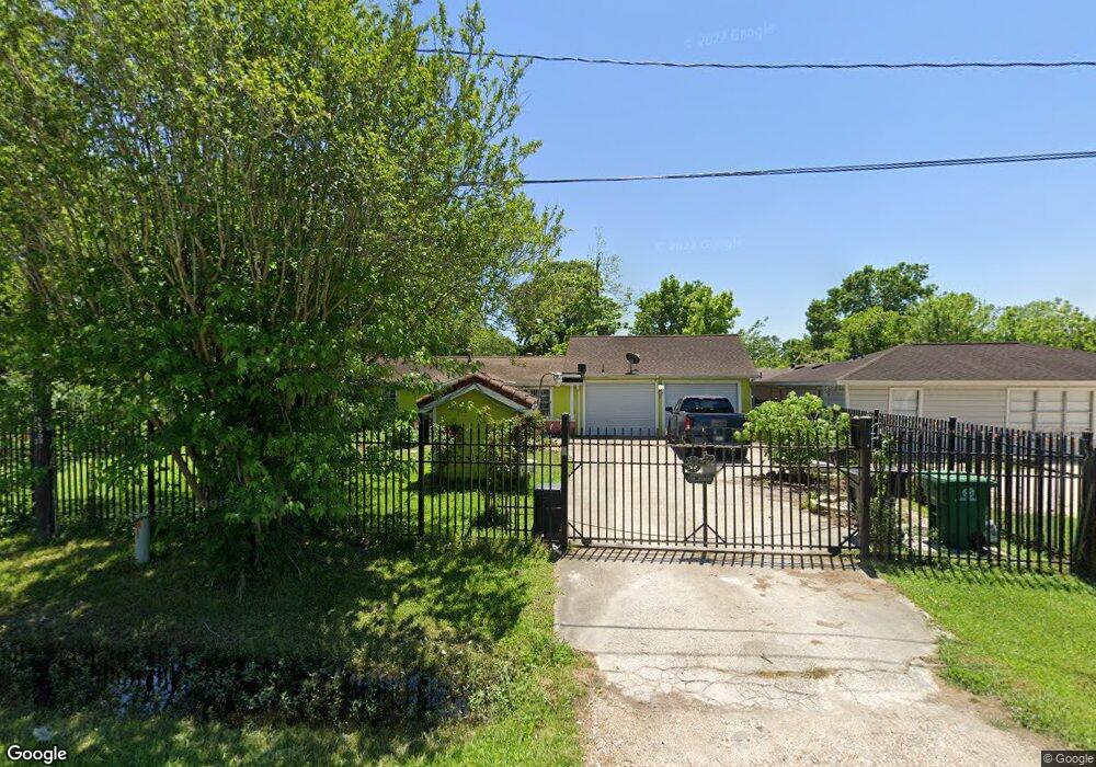 5614 Gaston St, Houston, TX 77016 - photo 1