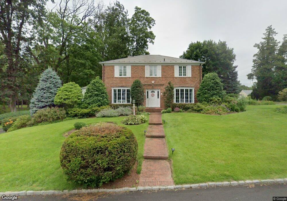 55 Trumbull Rd, Manhasset, NY 11030 - photo 1