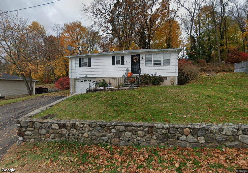 152 Hoadley St, Naugatuck, CT 06770 - photo 1