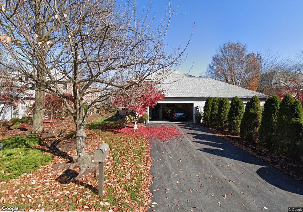 549 Bridgeview Dr, Lemoyne, PA 17043 - photo 1