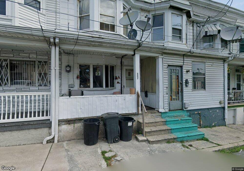 305 Race St, Tamaqua, PA 18252 - photo 1