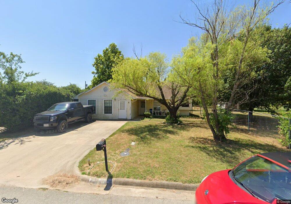 2314 Jodi Ln, Gainesville, TX 76240 - photo 1