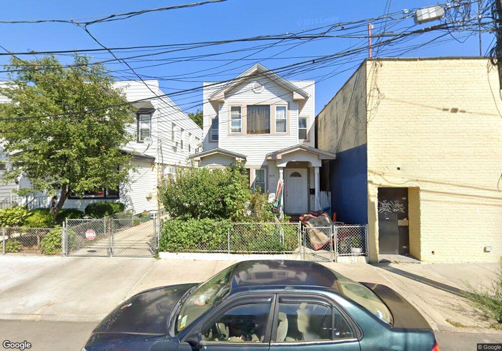 10371 103rd St, Ozone Park, NY 11417 - photo 1