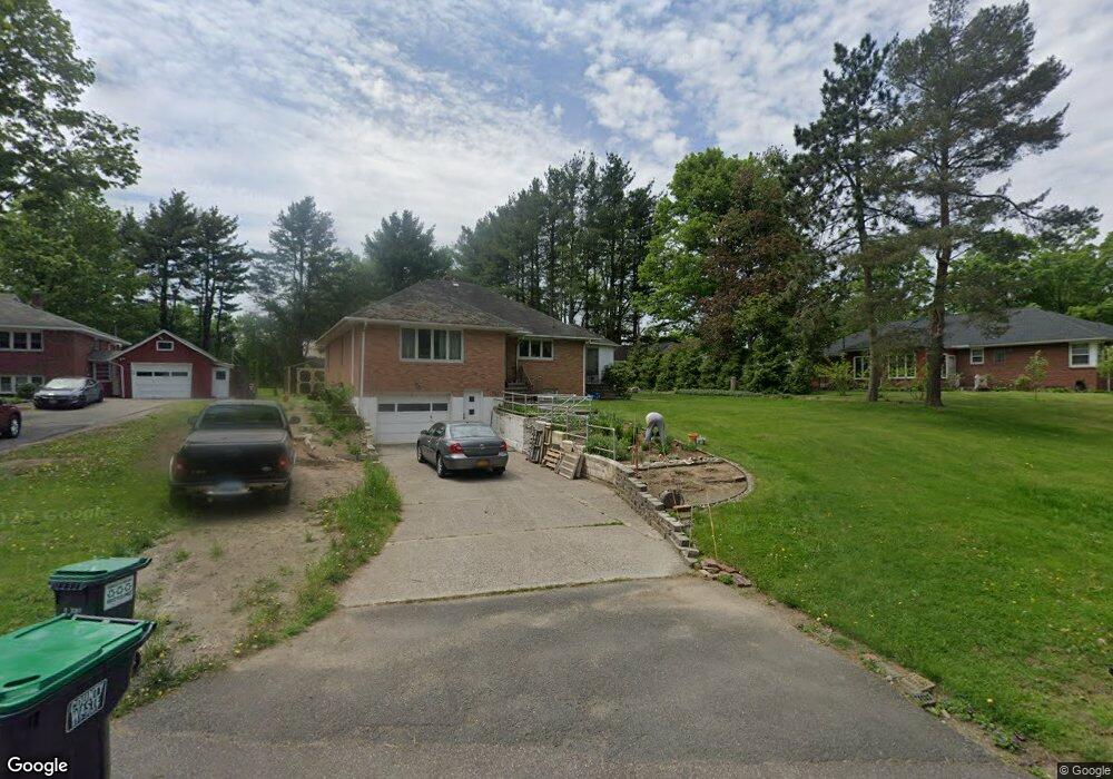 10 Sitzmark Ln, Rensselaer, NY 12144 - photo 1