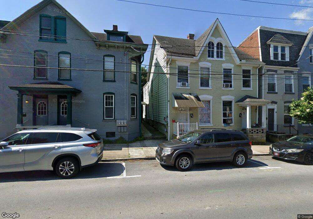 124 E Washington St, Chambersburg, PA 17201 - photo 1