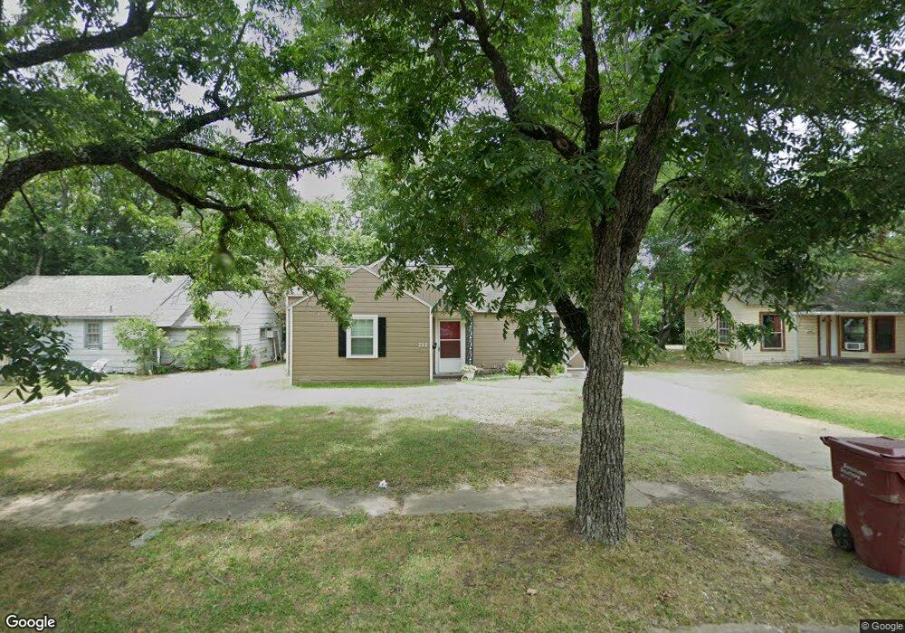 212 E Evans Ave, Bonham, TX 75418 - photo 1