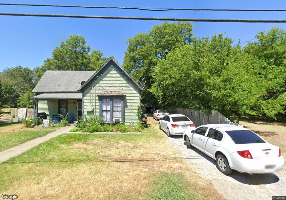407 N Morris St, Gainesville, TX 76240 - photo 1