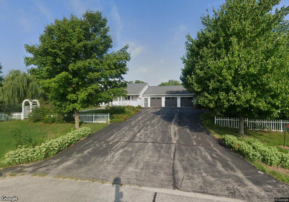 10413 N Harold Dr, Brooklyn, WI 53521 - photo 1