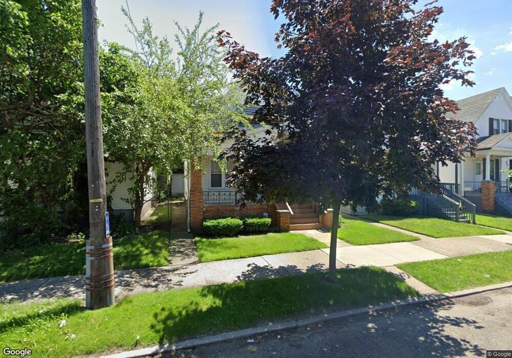 2670 Evaline St, HamtraMcK, MI 48212 - photo 1