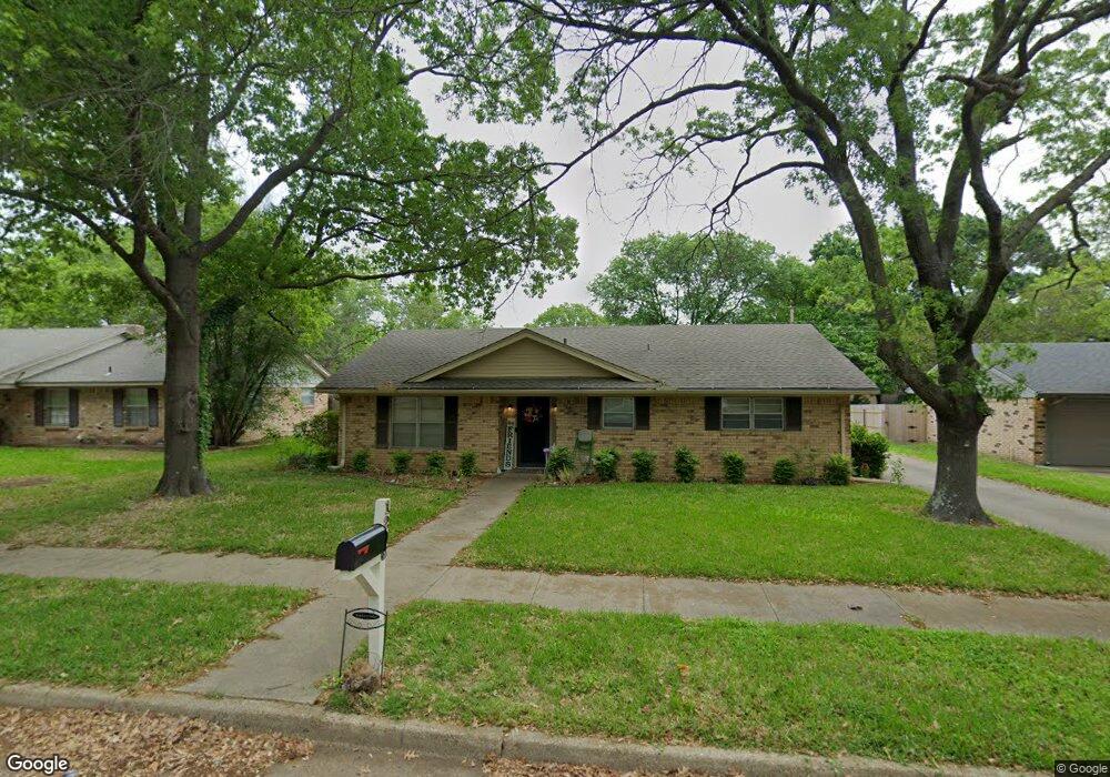 1206 Red Oak St, Ennis, TX 75119 - photo 1