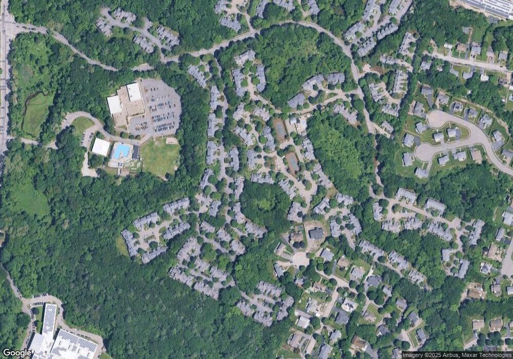 267 Bishops Forest Dr unit 266, Waltham, MA 02452 - photo 1