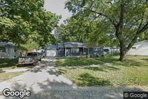 806 Sunset Dr, Sullivan, IL 61951