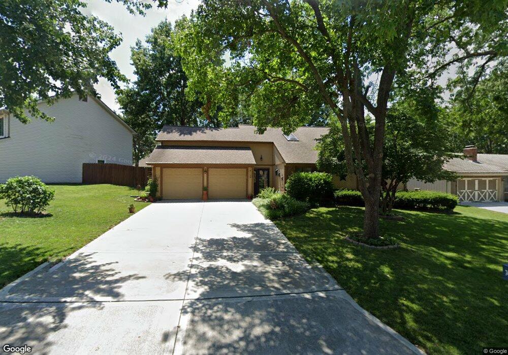 7422 Monrovia St, Shawnee, KS 66216 - photo 1