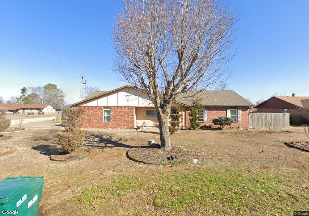 913 Callahan, Rogers, AR 72756 - photo 1
