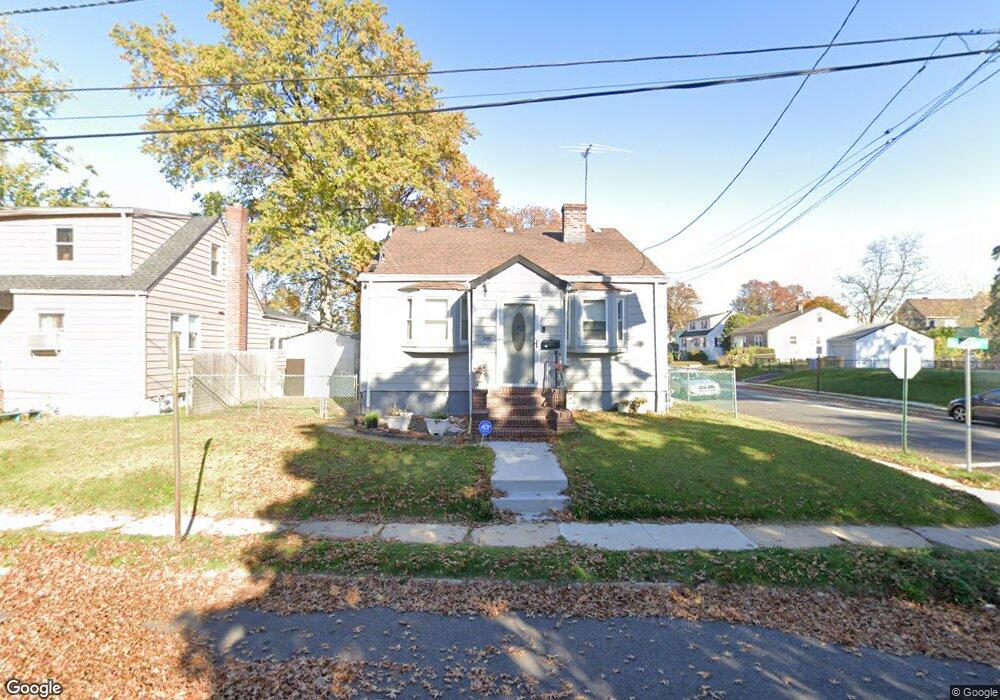 900 Wheatsheaf Rd, Linden, NJ 07036 - photo 1