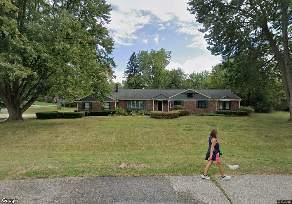 3871 Carriage Ln, Bloomfield Hills, MI 48301 - photo 1