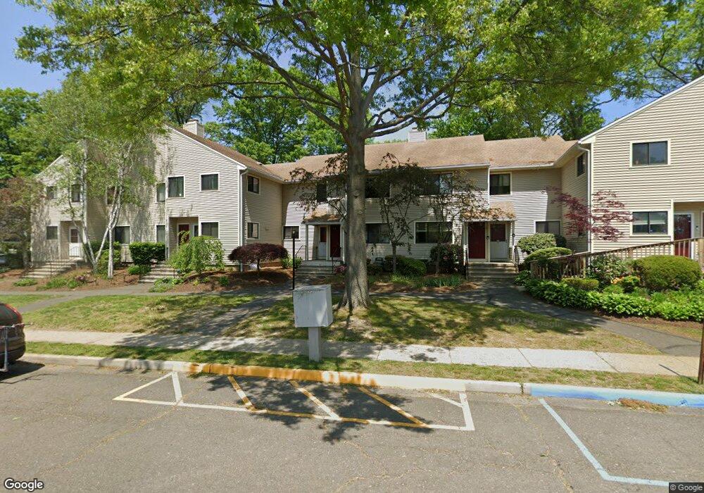 28 Lance Cir, Bridgeport, CT 06606 - photo 1