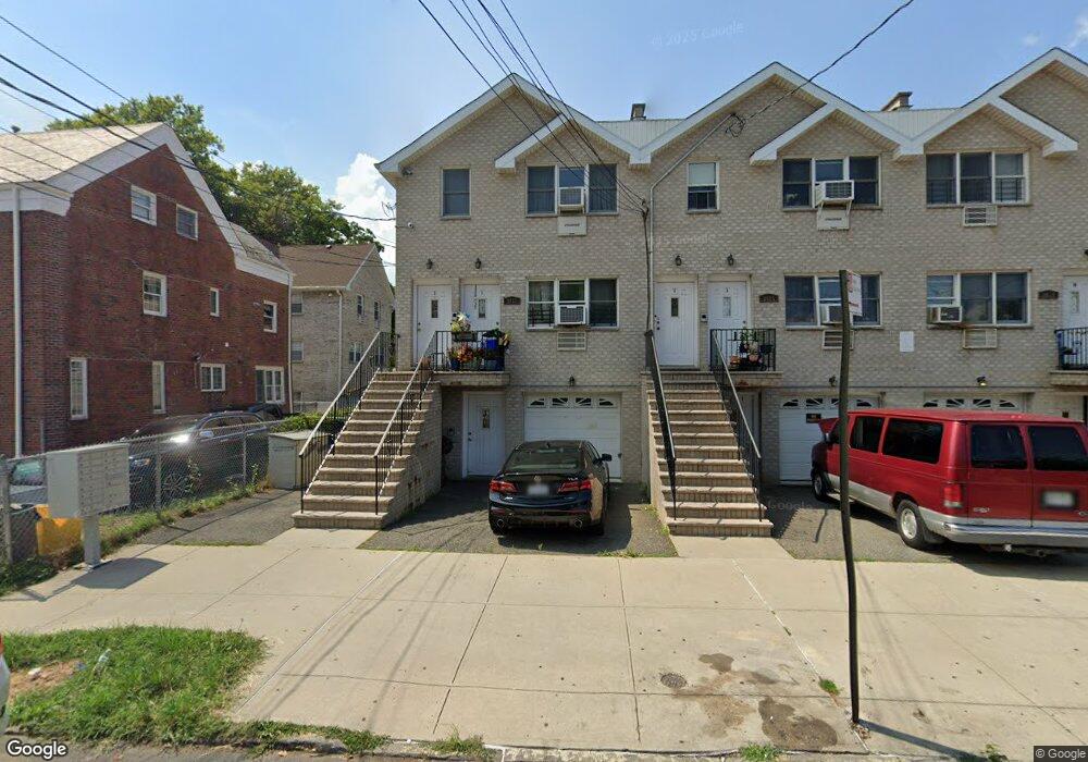 3611 Corlear Ave, Bronx, NY 10463 - photo 1