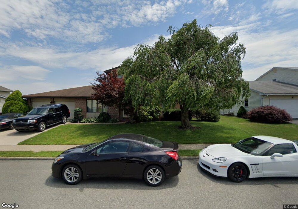 1754 Peachtree Cir, Whitehall, PA 18052 - photo 1