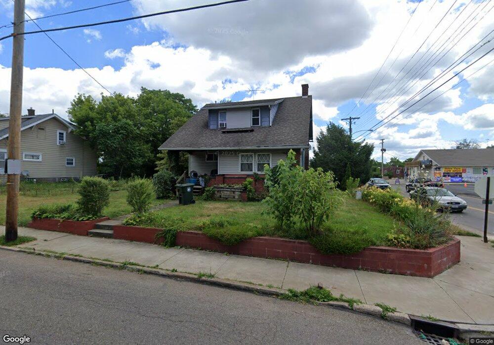 1902 Maple Ave NE, Canton, OH 44714 - photo 1