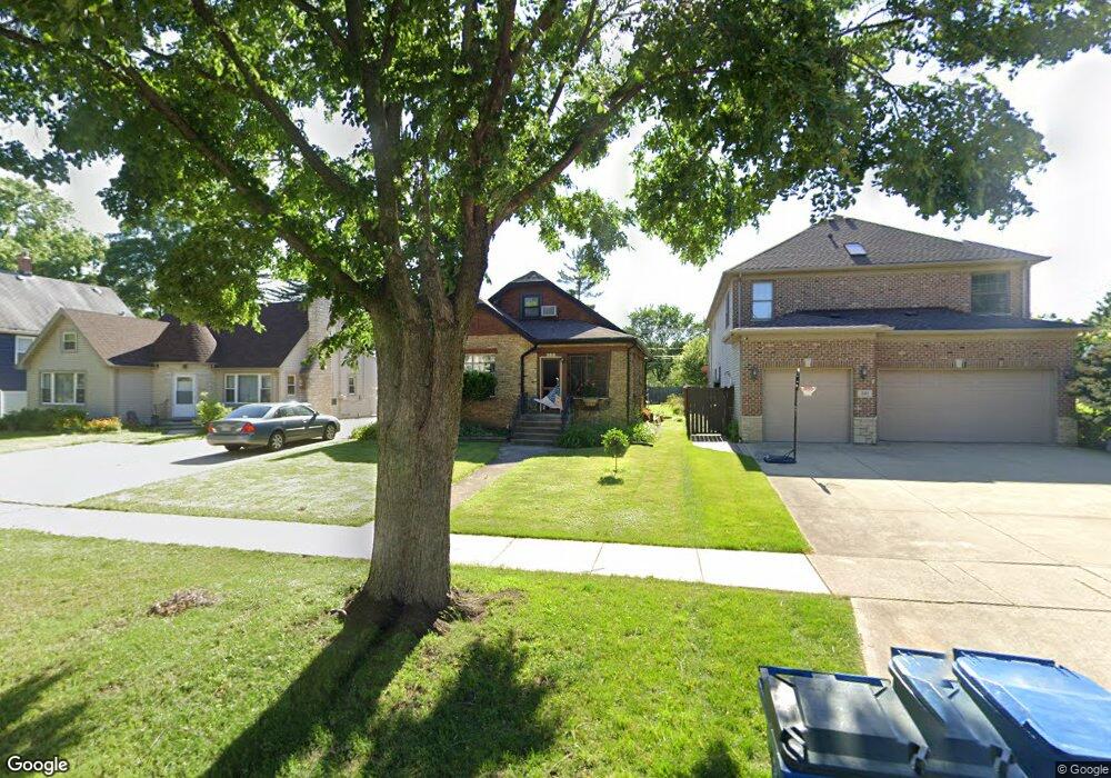 388 N Maple Ave, Elmhurst, IL 60126 - photo 1