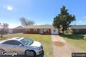 614 E Benton Ave, Sayre, OK 73662