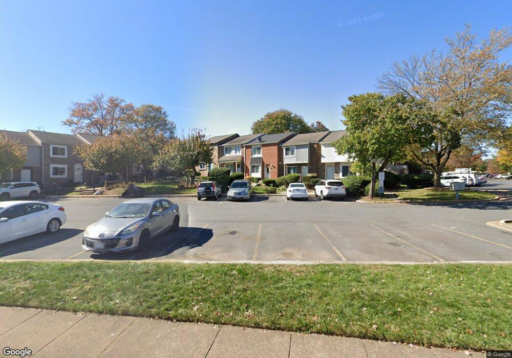 106 Hatenback Ct unit 240, Sterling, VA 20164 - photo 1