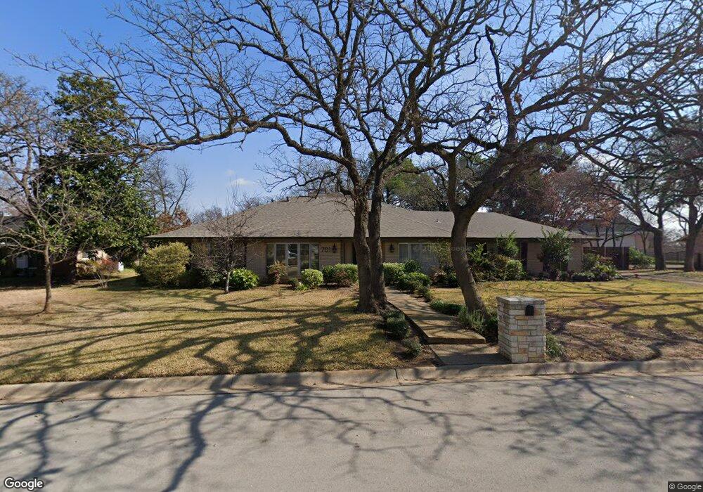 701 Ridgecrest Cir, Denton, TX 76205 - photo 1