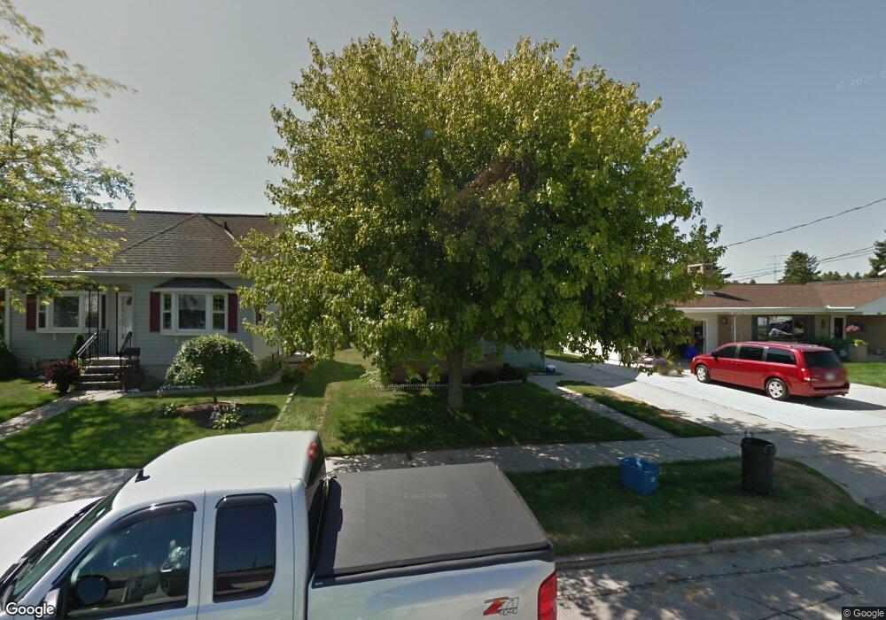 2005 29th St, Two Rivers, WI 54241 - photo 1