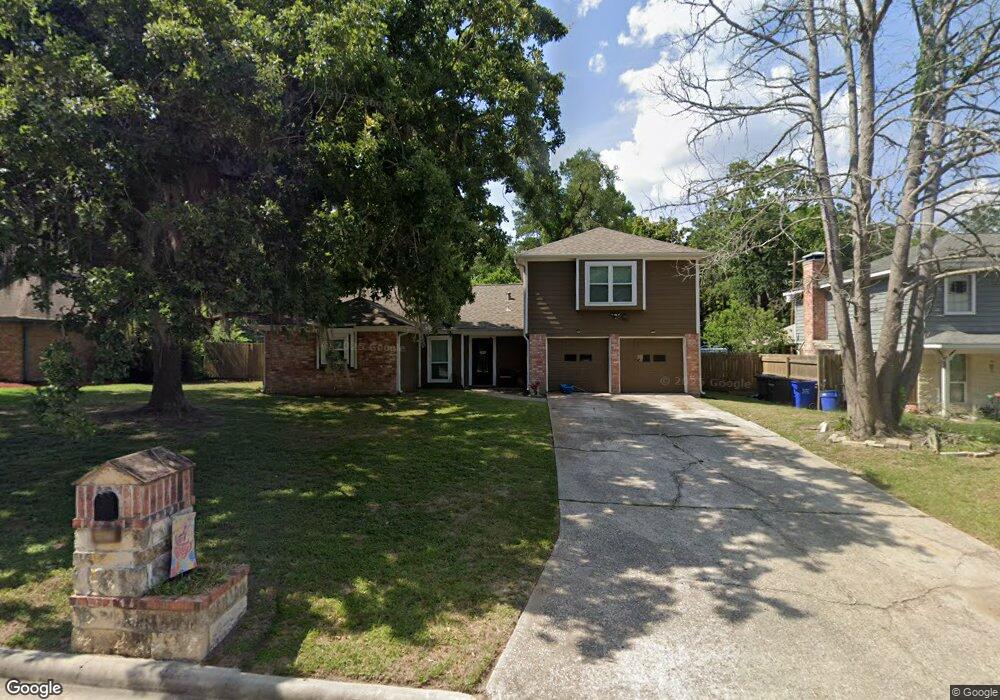 10135 Woodhollow Dr, Conroe, TX 77385 - photo 1