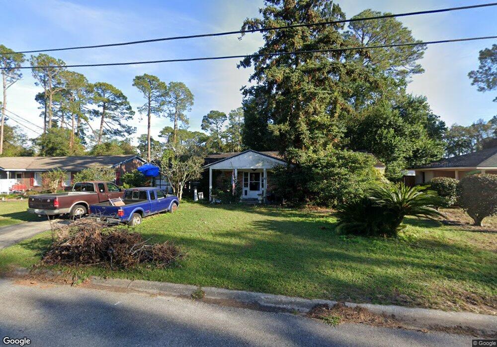 142 Mcdowell Ave, Brunswick, GA 31525 - photo 1