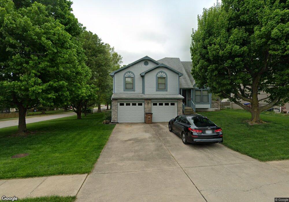 101 W Calico Dr, Raymore, MO 64083 - photo 1