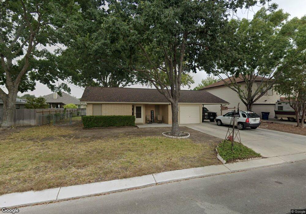 549 Denise Dr, New Braunfels, TX 78130 - photo 1