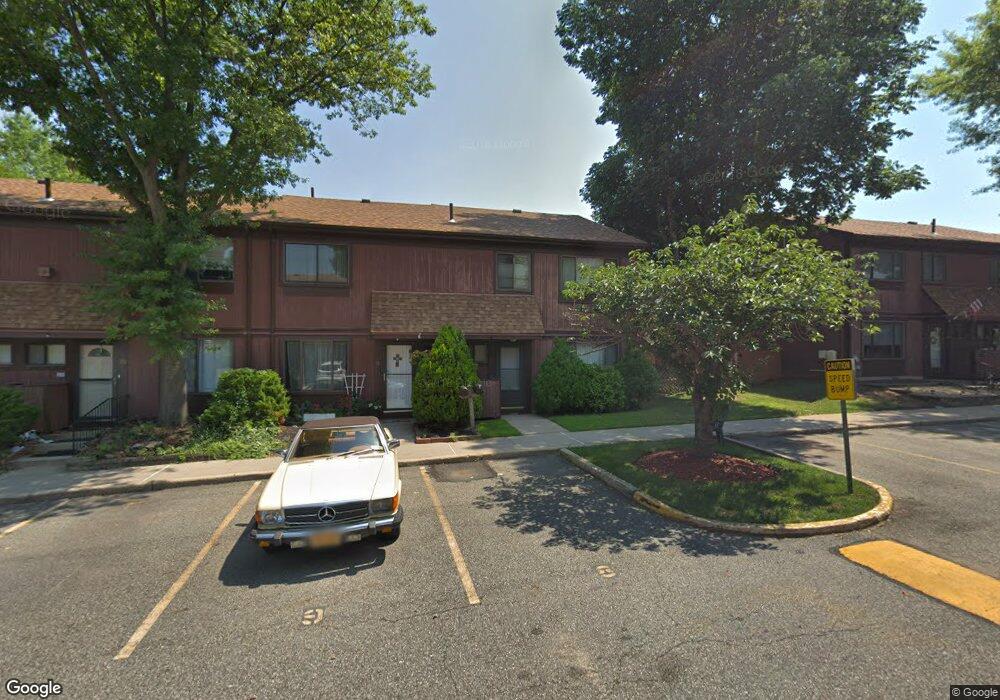 19 Azalea Ct unit 8, Staten Island, NY 10309 - photo 1