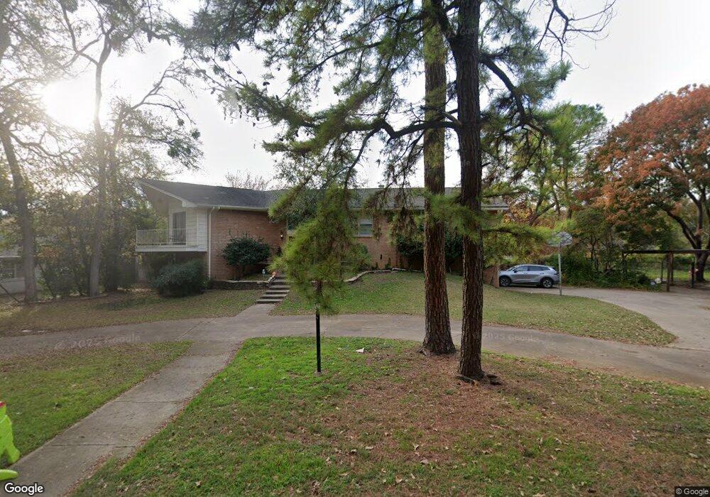 1502 Shady Creek Dr, Euless, TX 76040 - photo 1